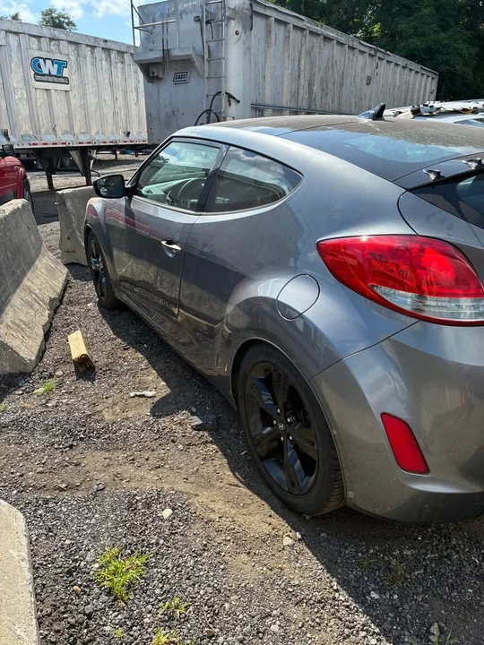 2014 Hyundai Veloster - Image 11 of 12
