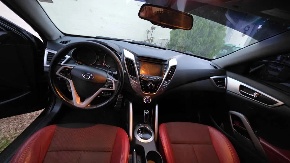 2014 Hyundai Veloster - Image 7 of 9