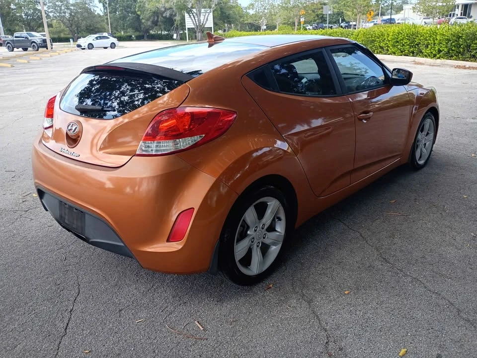 2014 Hyundai Veloster - Image 5 of 10