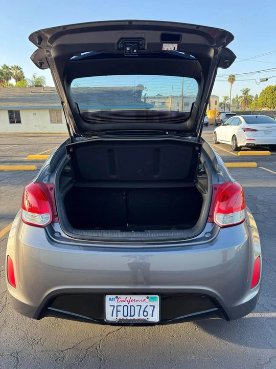 2014 Hyundai Veloster - Image 10 of 18