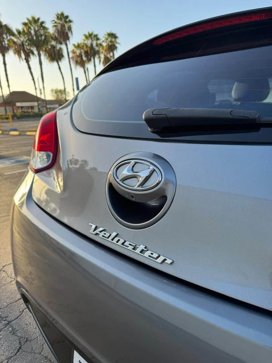 2014 Hyundai Veloster - Image 8 of 17