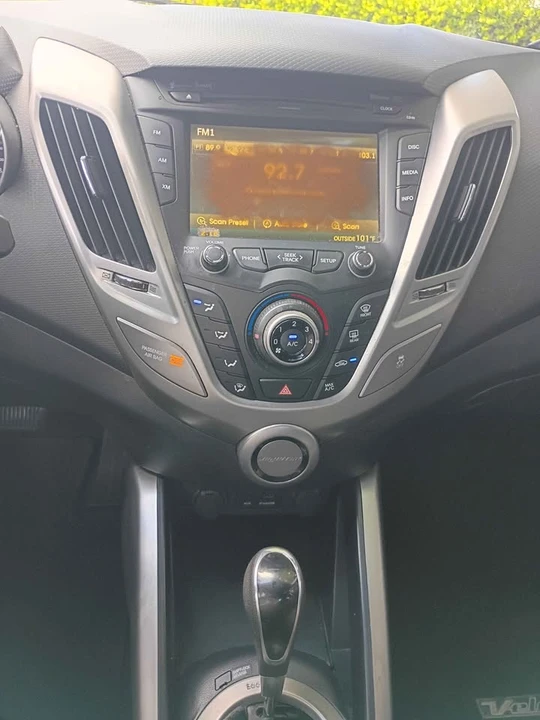 2014 Hyundai Veloster - Image 9 of 10