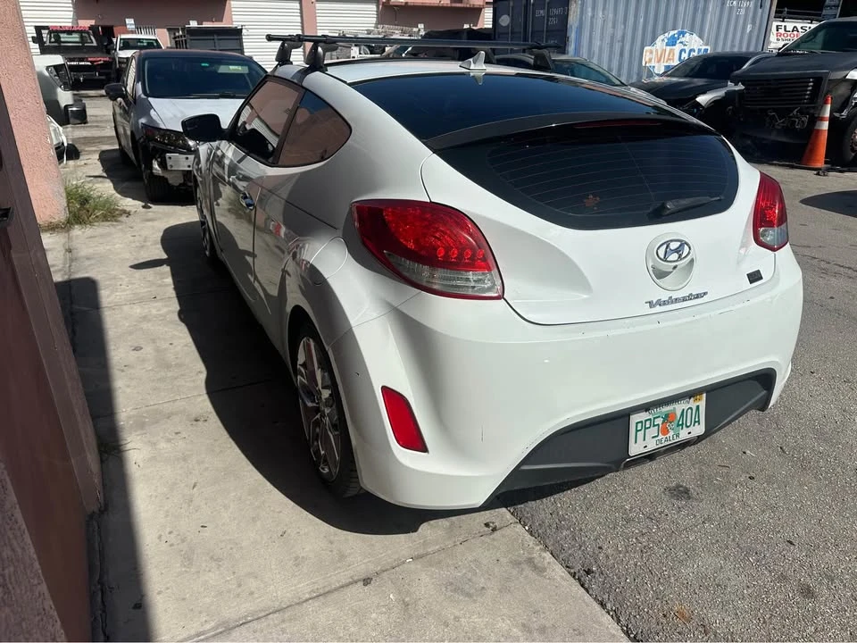2014 Hyundai Veloster - Image 3 of 7