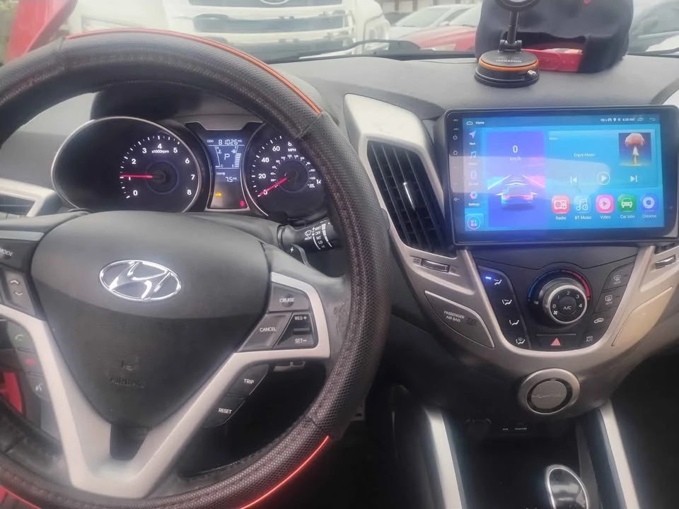 2014 Hyundai Veloster - Image 8 of 10
