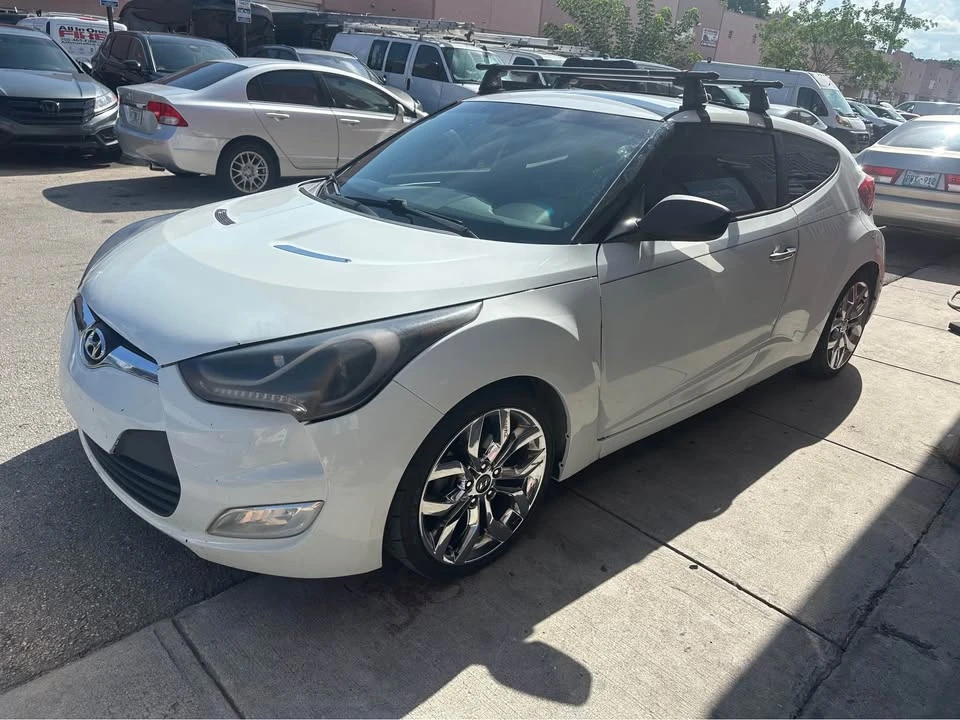 2014 Hyundai Veloster - Image 2 of 7