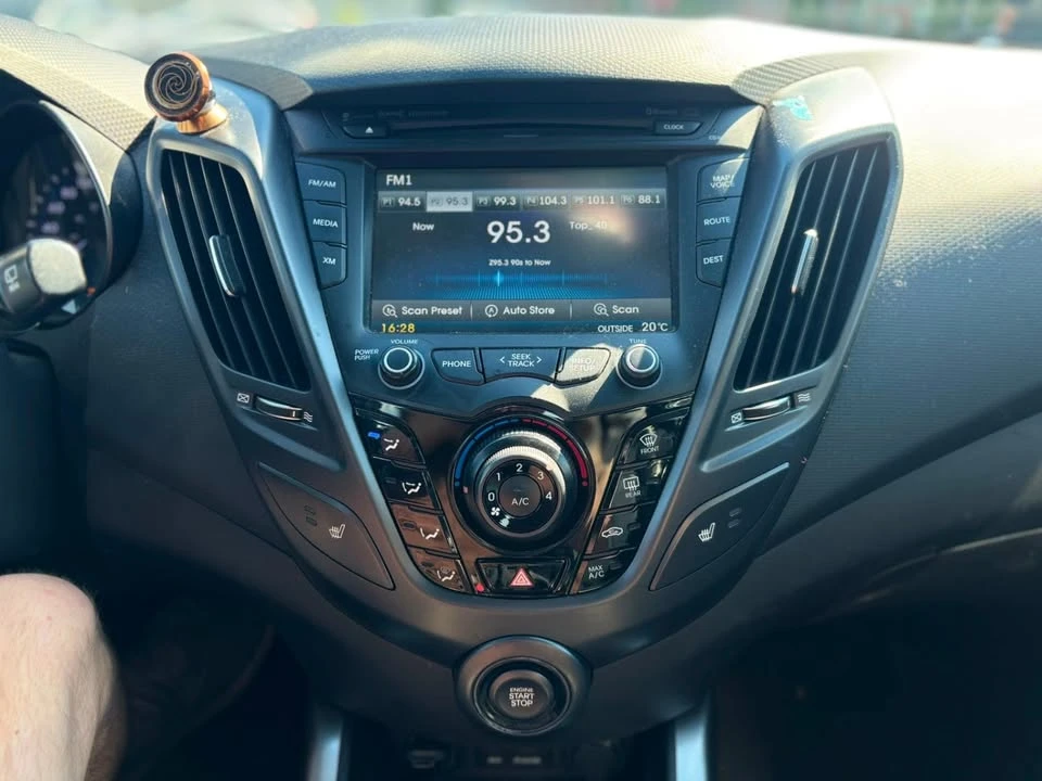 2014 Hyundai Veloster - Image 13 of 14