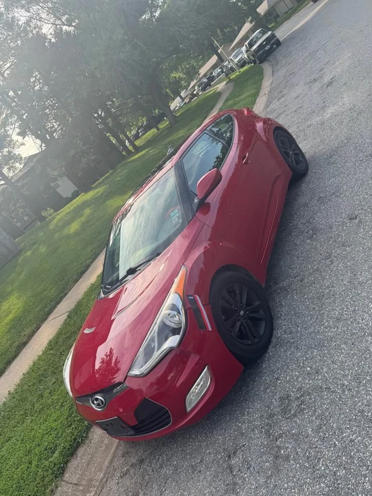 2014 Hyundai Veloster - Image 2 of 4