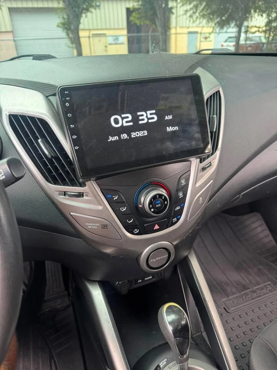 2014 Hyundai Veloster - Image 10 of 13