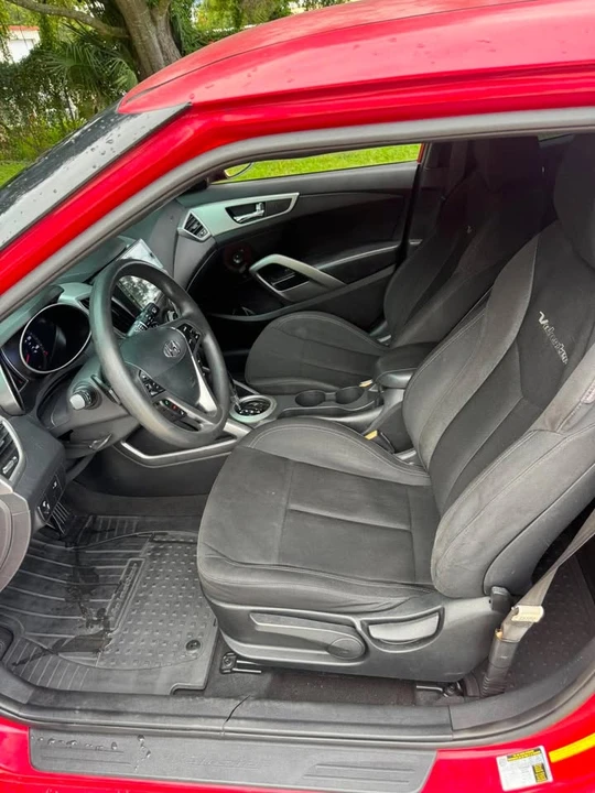 2014 Hyundai Veloster - Image 9 of 13