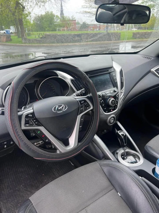2014 Hyundai Veloster - Image 2 of 7