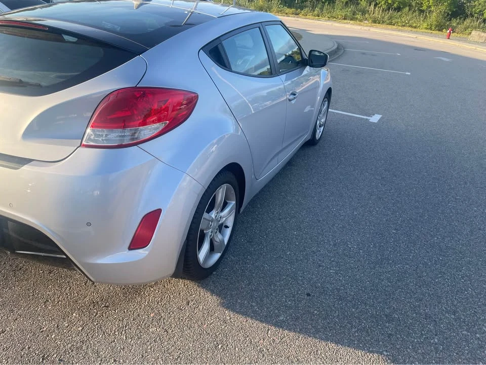 2014 Hyundai Veloster - Image 2 of 6