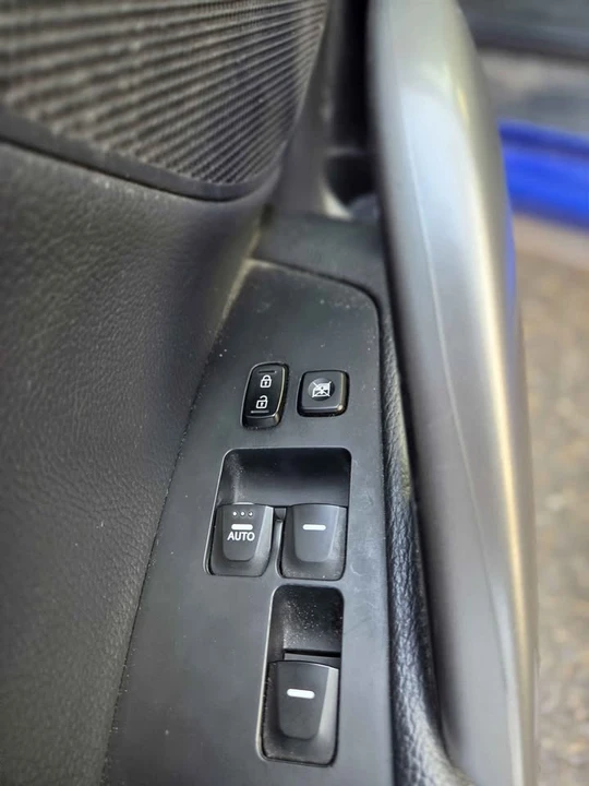 2014 Hyundai Veloster - Image 4 of 9