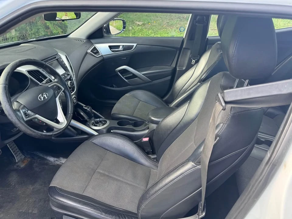 2014 Hyundai Veloster - Image 16 of 17