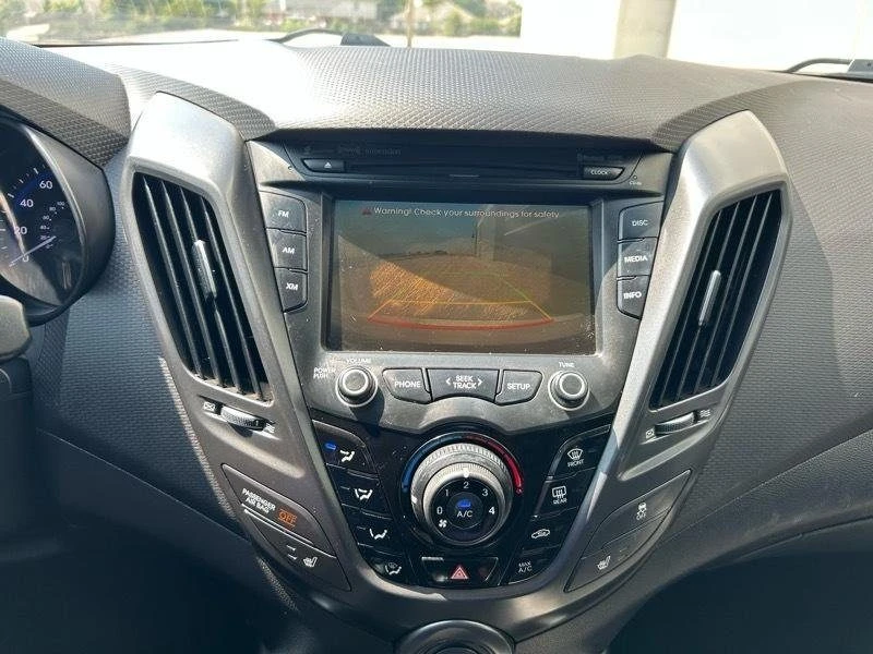 2014 Hyundai Veloster - Image 18 of 20