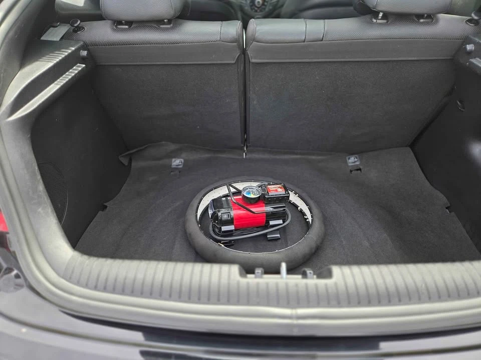 2014 Hyundai Veloster - Image 7 of 10