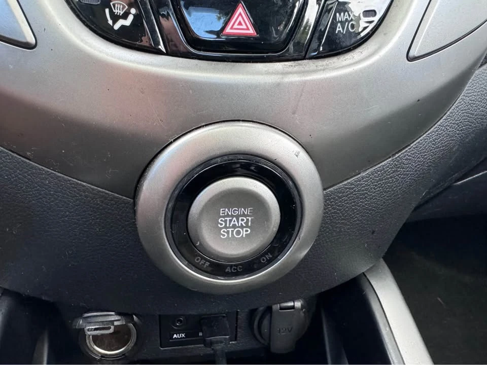 2014 Hyundai Veloster - Image 15 of 17