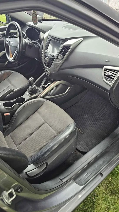 2014 Hyundai Veloster - Image 15 of 20