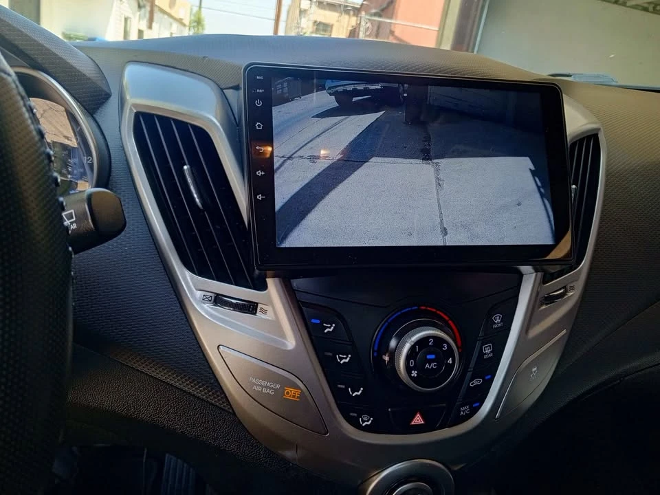 2014 Hyundai Veloster - Image 17 of 19