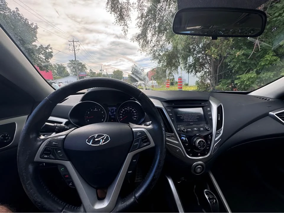 2014 Hyundai Veloster - Image 8 of 17