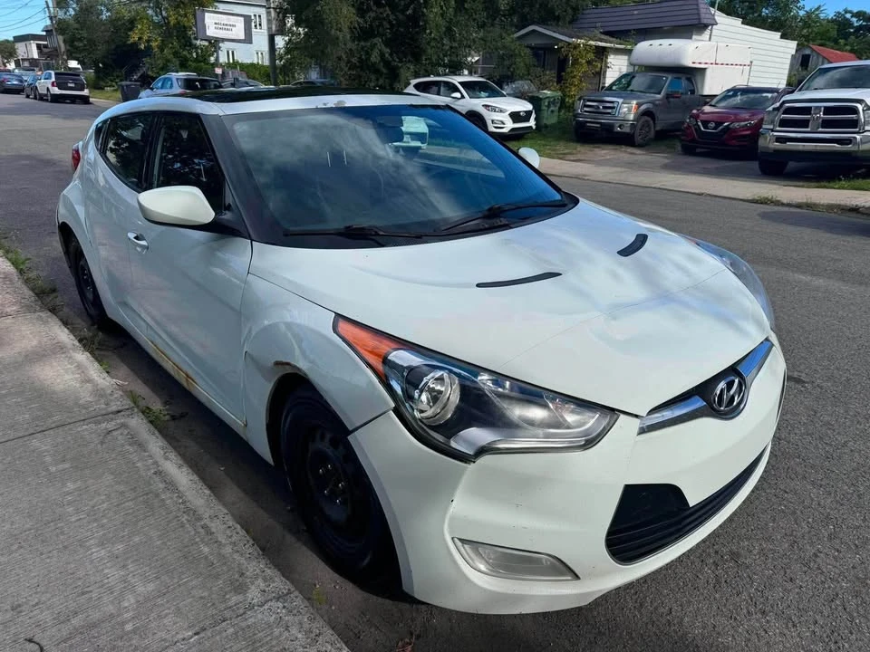 2014 Hyundai Veloster - Image 2 of 15