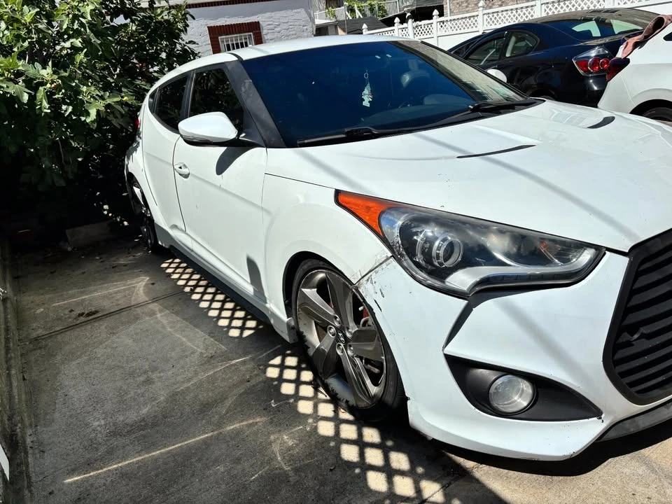 2014 Hyundai Veloster - Image 5 of 10