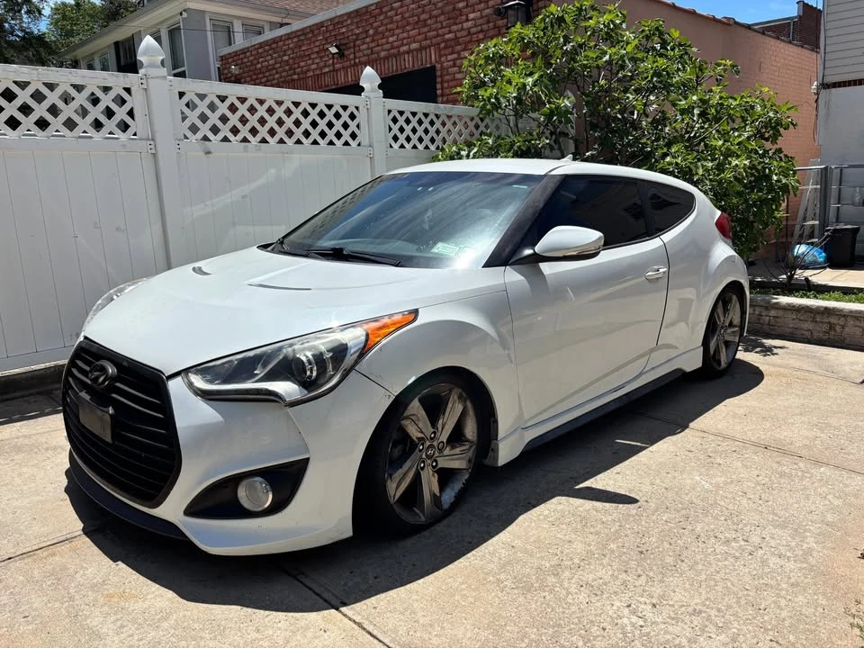 2014 Hyundai Veloster - Image 2 of 10