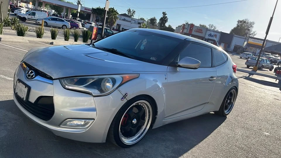 2014 Hyundai Veloster - Image 12 of 13