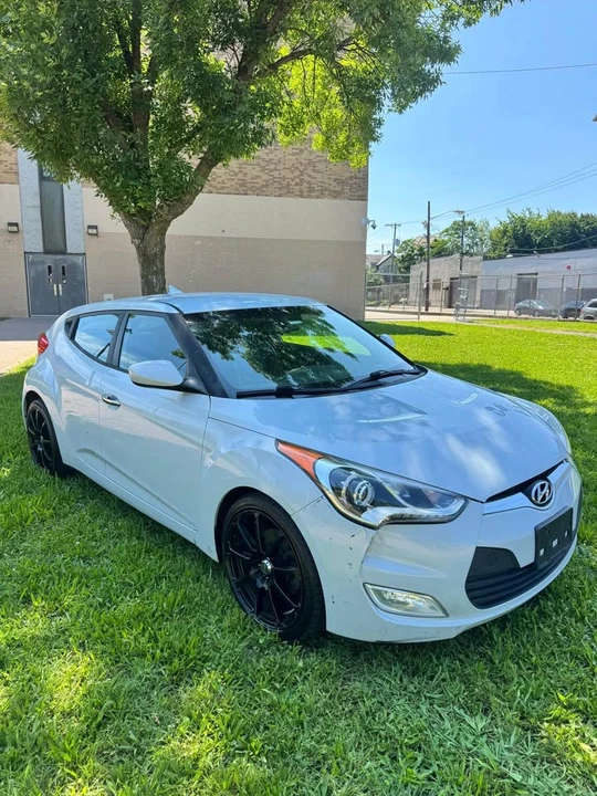 2014 Hyundai Veloster - Image 2 of 13