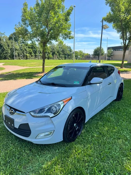 2014 Hyundai Veloster - Image 2 of 13