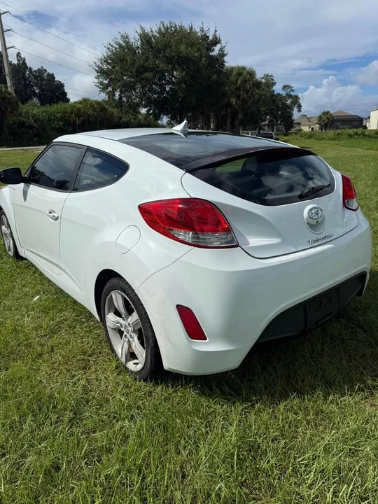 2014 Hyundai Veloster - Image 7 of 9