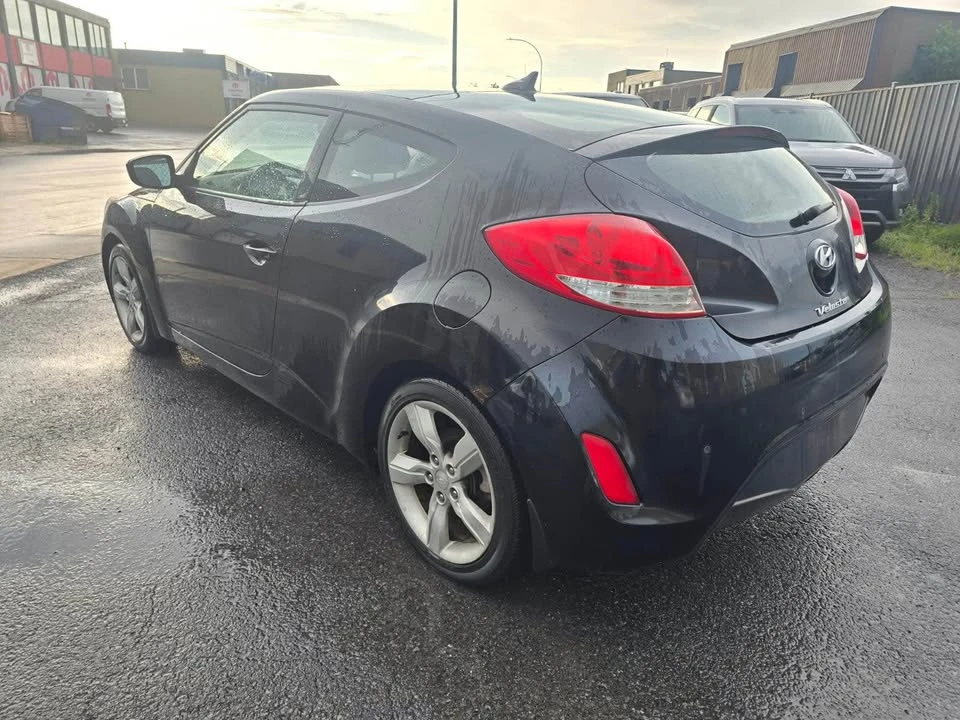 2014 Hyundai Veloster - Image 6 of 12