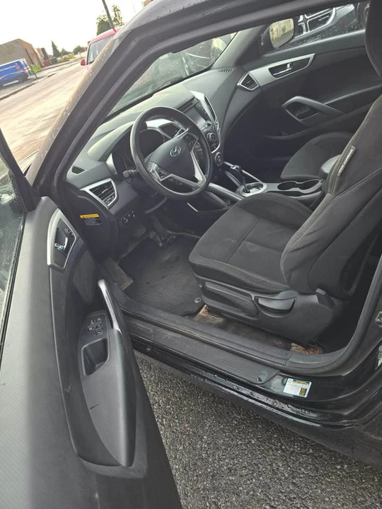 2014 Hyundai Veloster - Image 9 of 12