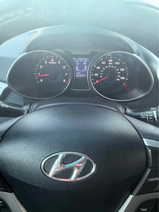 2014 Hyundai Veloster - Image 2 of 10