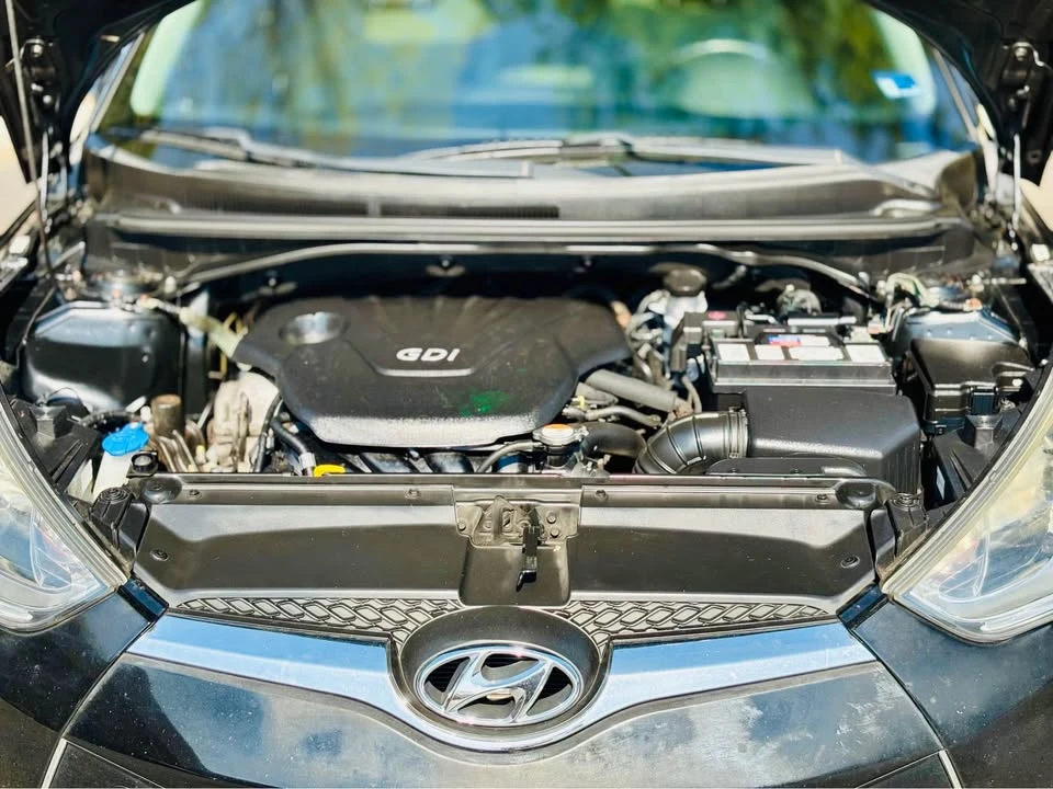 2014 Hyundai Veloster - Image 4 of 16