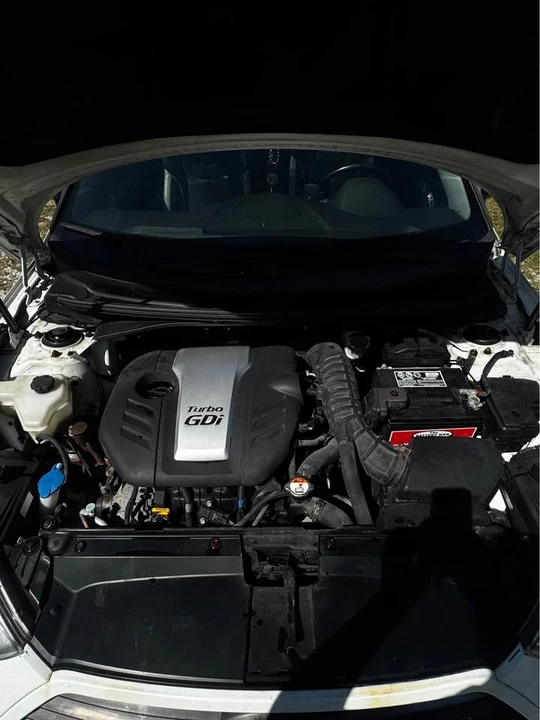 2014 Hyundai Veloster - Image 10 of 12