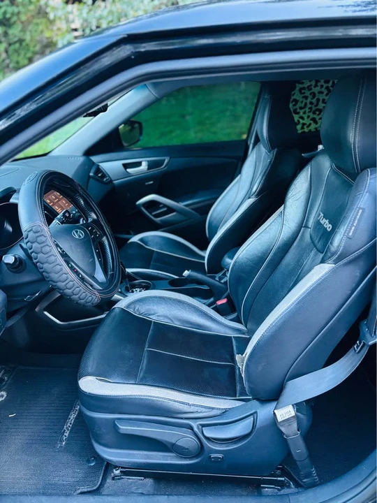 2014 Hyundai Veloster - Image 16 of 19