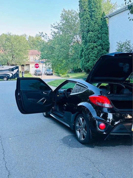 2014 Hyundai Veloster - Image 10 of 19