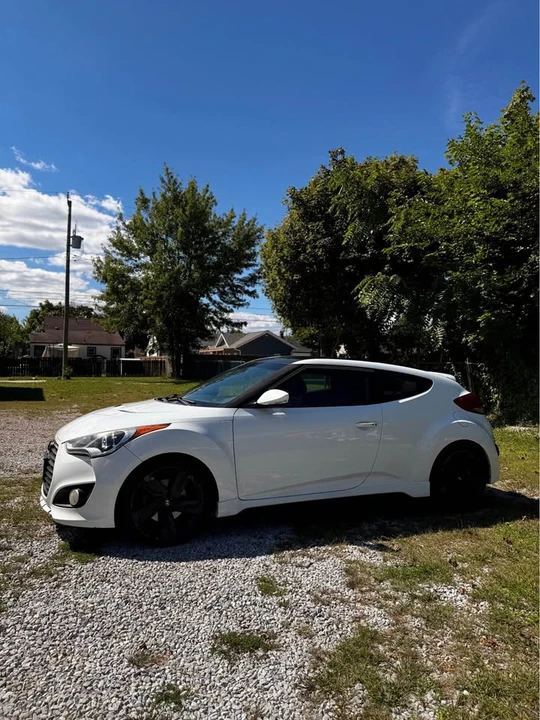 2014 Hyundai Veloster - Image 2 of 12
