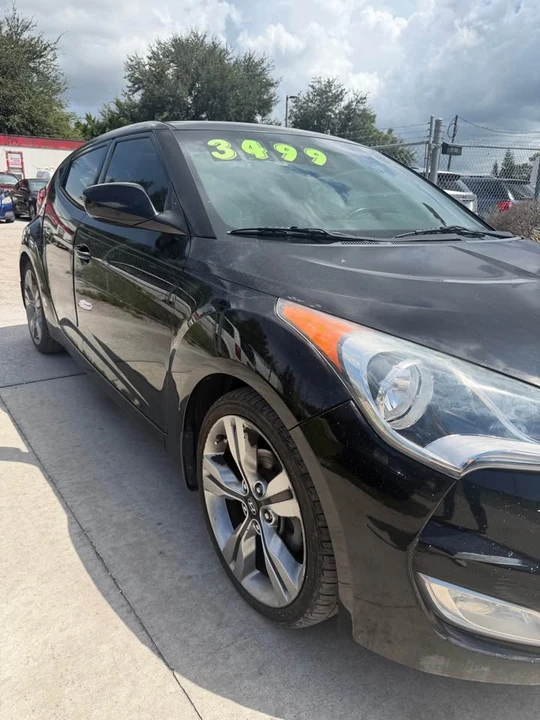 2014 Hyundai Veloster - Image 2 of 8