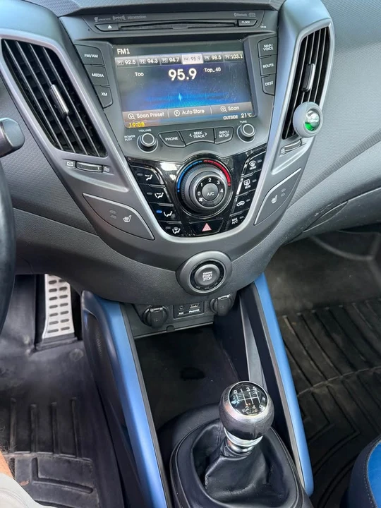 2014 Hyundai Veloster - Image 9 of 11