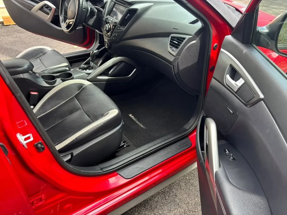 2014 Hyundai Veloster - Image 11 of 15