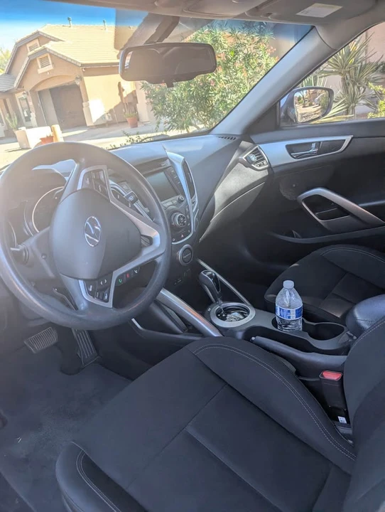 2014 Hyundai Veloster - Image 2 of 9