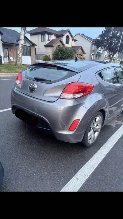 2014 Hyundai Veloster - Image 2 of 2
