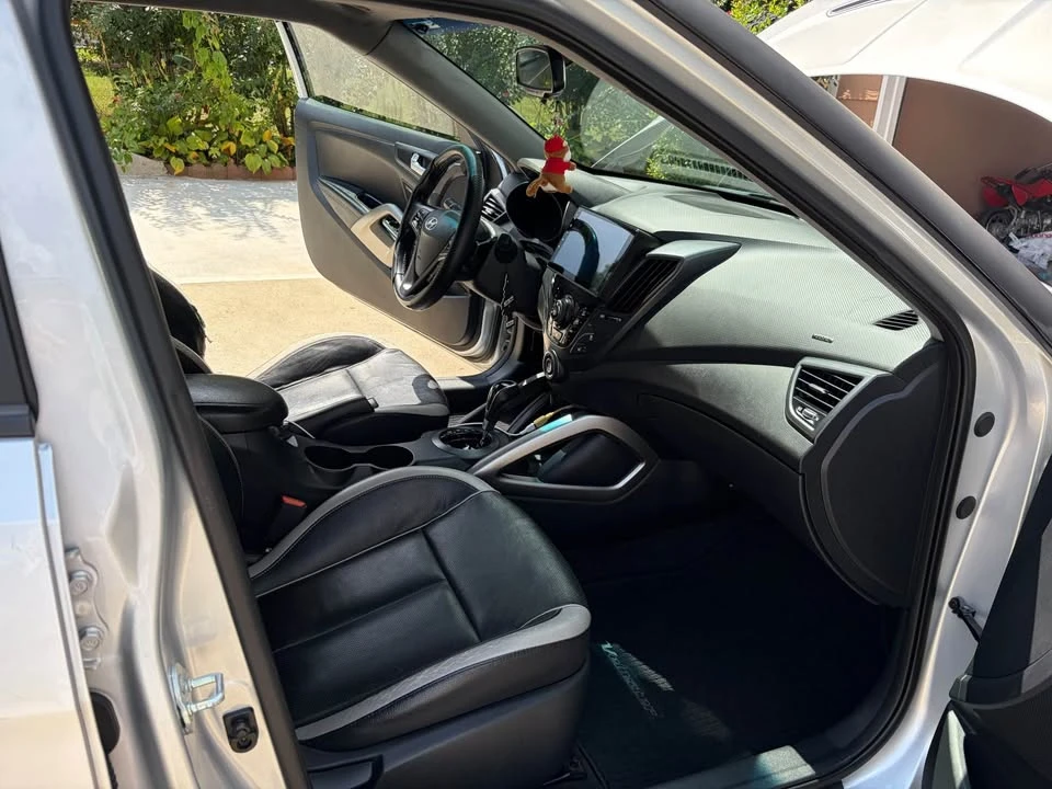 2014 Hyundai Veloster - Image 10 of 12