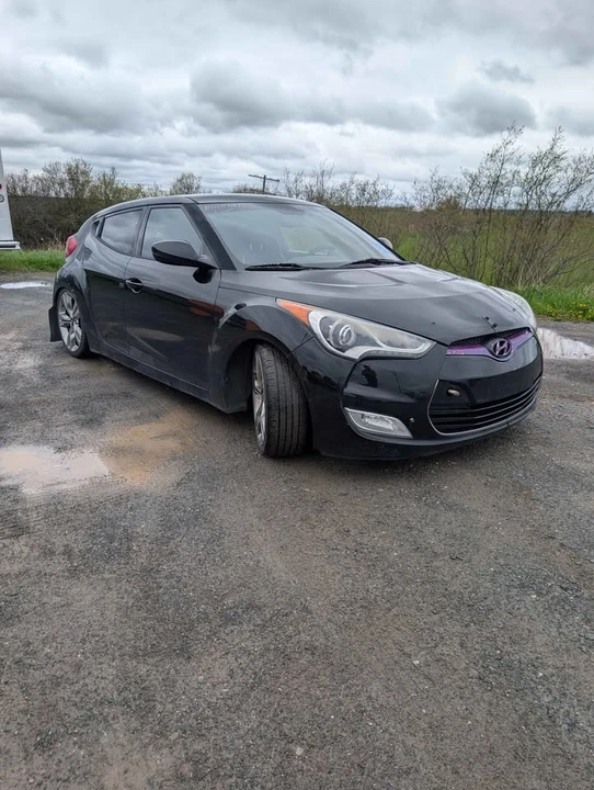 2014 Hyundai Veloster - Image 2 of 13
