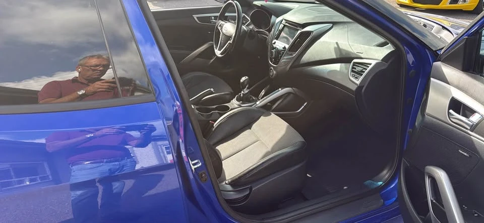 2014 Hyundai Veloster - Image 9 of 10