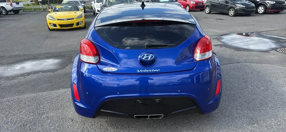 2014 Hyundai Veloster - Image 2 of 10