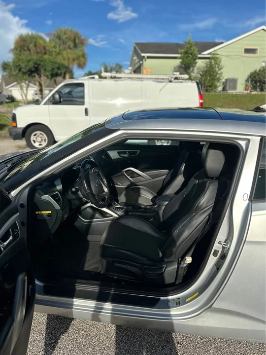 2014 Hyundai Veloster - Image 4 of 10