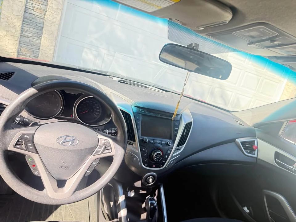2014 Hyundai Veloster - Image 5 of 8