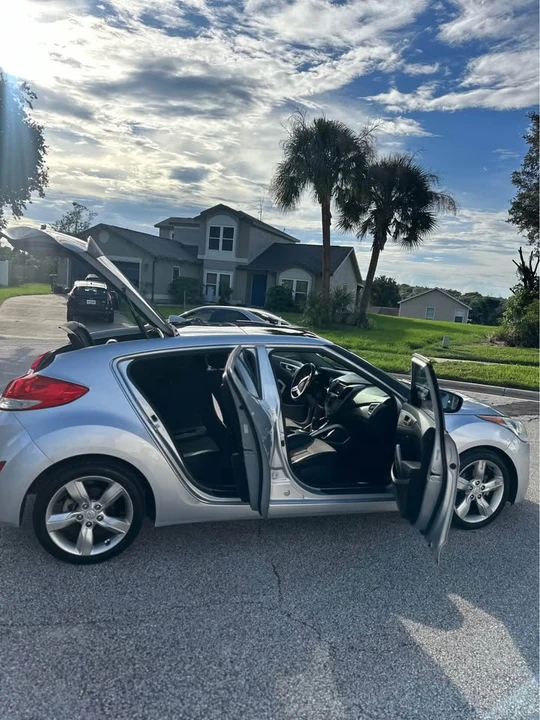 2014 Hyundai Veloster - Image 7 of 10